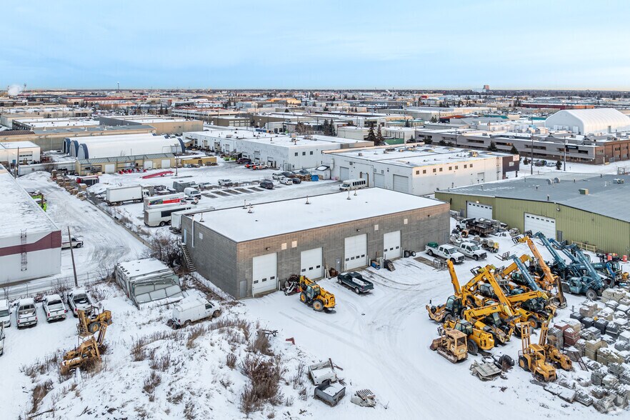 11530 154 St NW, Edmonton, AB à vendre - Aérien - Image 3 de 3