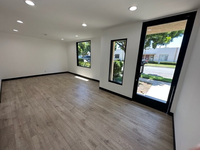 768-784 Newton Way, Costa Mesa, CA à louer - Photo intérieure - Image 2 de 5