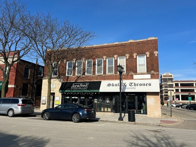 More details for 109-111 E First St, Elmhurst, IL - Retail for Lease