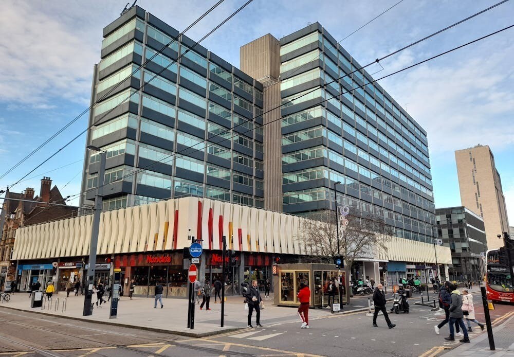 Dingwall Rd, Croydon à louer Photo du bâtiment- Image 1 de 9