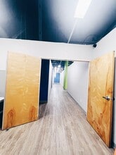 335 N 3rd St, Burbank, CA à louer Photo intérieure- Image 2 de 9