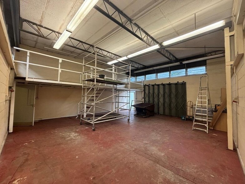 Swynnerton Rd, Stone for lease - Building Photo - Image 2 of 30