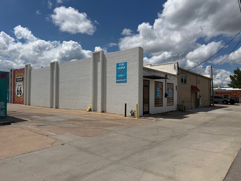 116 S Broadway, Edmond, OK à louer - Photo du bâtiment - Image 3 de 18