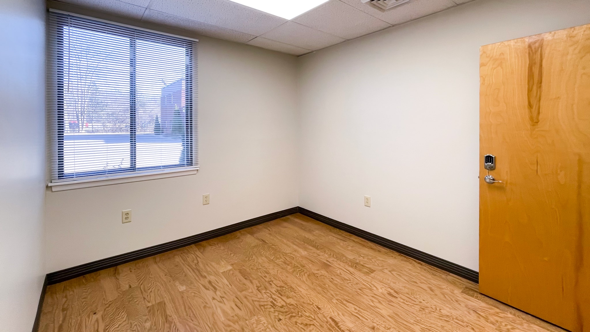 210 Pomeroy Ave, Meriden, CT for lease Interior Photo- Image 1 of 12