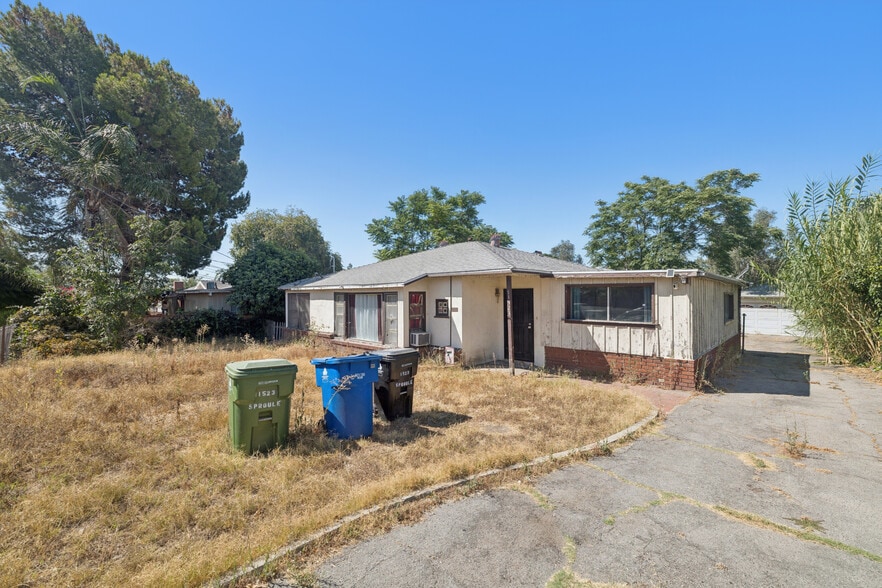 11523 Sproule Ave, Pacoima, CA à vendre - Numérisation 3D de Matterport - Image 3 de 11