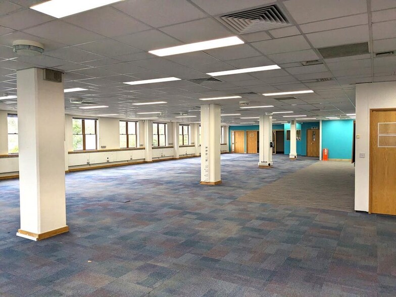 Surrey University Campus, Guildford for lease - Building Photo - Image 3 of 8