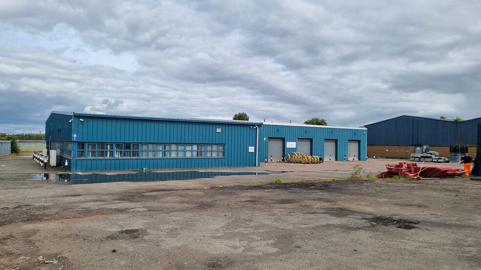 Universal Rd, Falkirk for lease - Building Photo - Image 2 of 8