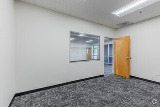 14125-14145 NE Airport Way, Portland, OR à louer Photo intérieure- Image 2 de 6