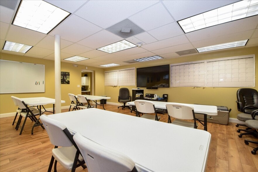 2314 Patterson Ave SW, Roanoke, VA for sale - Building Photo - Image 3 of 21