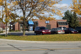 Plus de détails pour 857 4 Mile Rd, Grand Rapids, MI - Commerce de détail à vendre