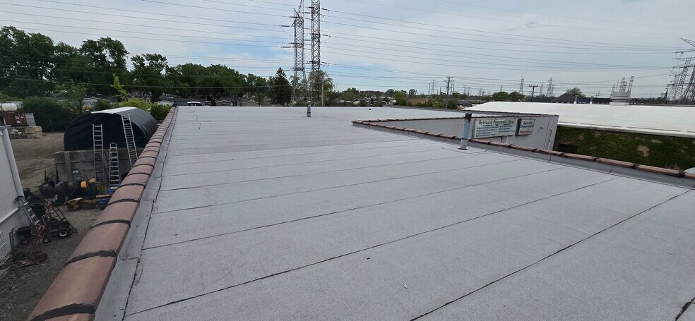 1407 Redeker Rd, Des Plaines, IL à louer - Photo du bâtiment - Image 3 de 12