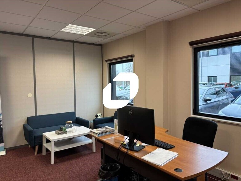 Bureau dans Rillieux-la-Pape à louer - Photo intérieure - Image 2 de 13