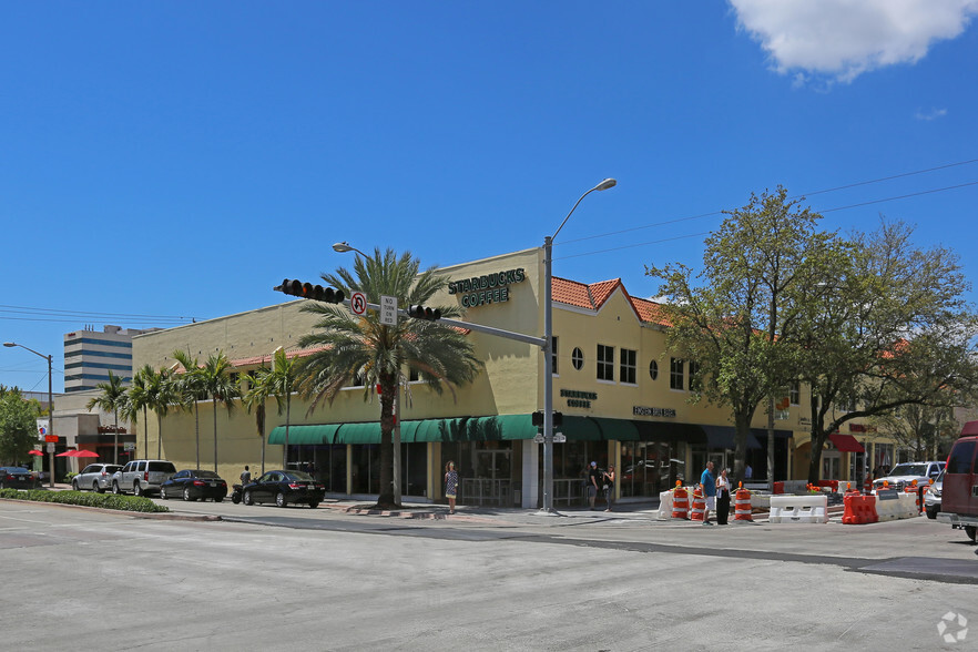 200-230 Miracle Mile, Coral Gables, FL à louer - Photo principale - Image 1 de 24