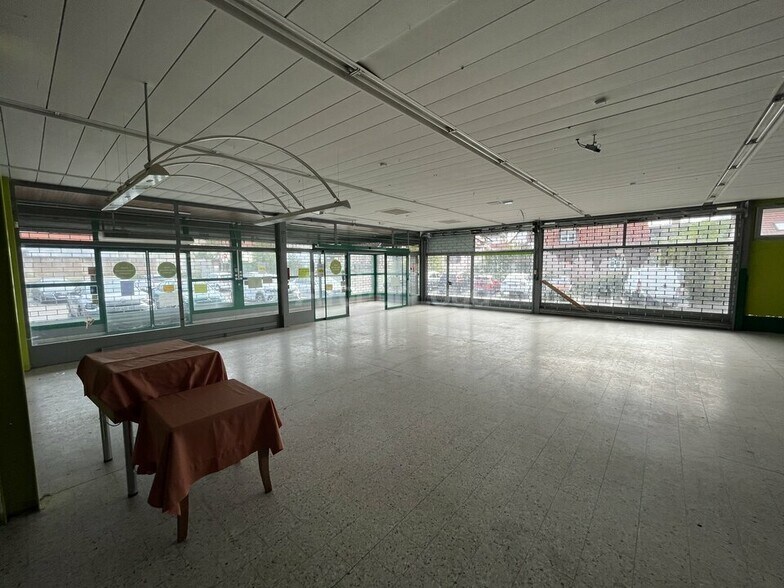 Retail in Benfeld for lease - Interior Photo - Image 3 of 6