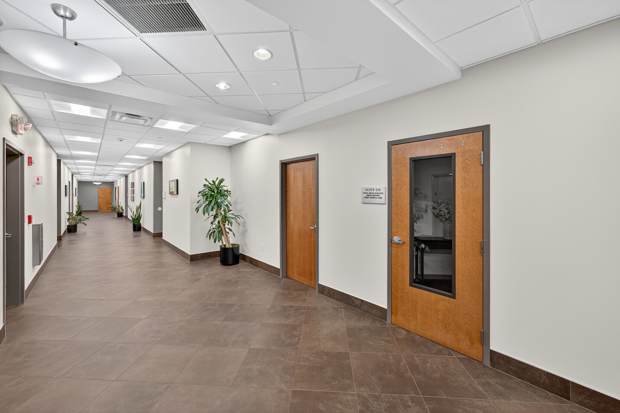 6 Technology Dr, Setauket, NY à louer Photo intérieure- Image 1 de 9