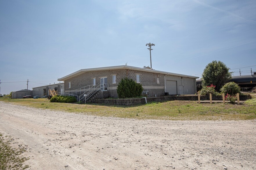 200 N River St, Carthage, MO à louer - Photo du bâtiment - Image 2 de 27