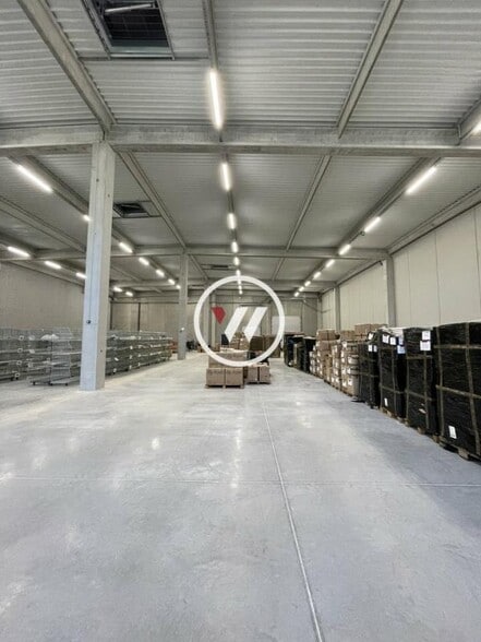 Industrial in Signes for lease - Interior Photo - Image 2 of 3