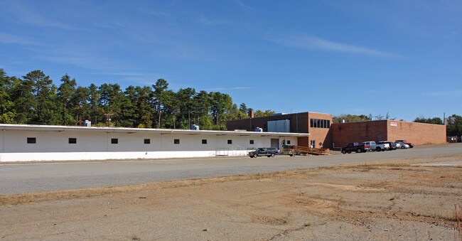 More details for 535 E Clemmonsville Rd, Winston-Salem, NC - Industrial for Lease