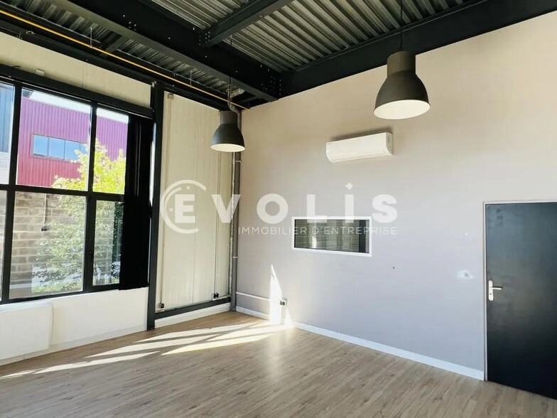 Flex dans Saint-Pierre-du-Perray à louer - Photo intérieure - Image 3 de 7