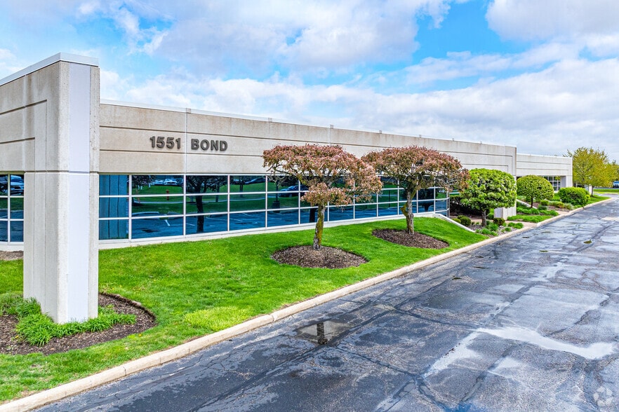 1551-1555 Bond St, Naperville, IL for sale - Primary Photo - Image 1 of 5