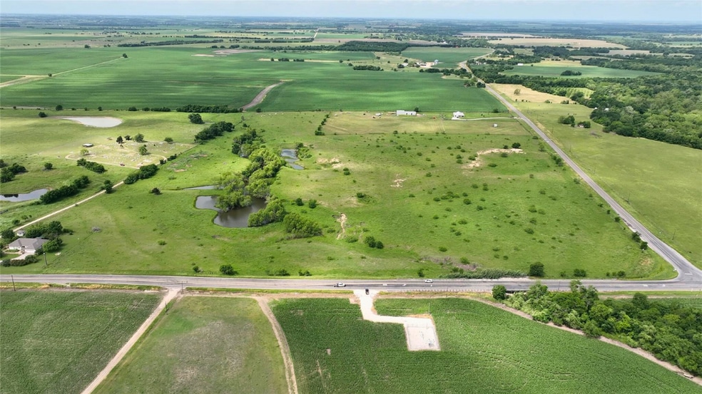 253 FM 1331, Thorndale, TX à vendre - Photo du bâtiment - Image 3 de 9