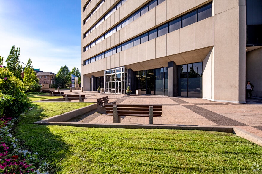 150 Ferrand Dr, Toronto, ON for lease - Building Photo - Image 3 of 12