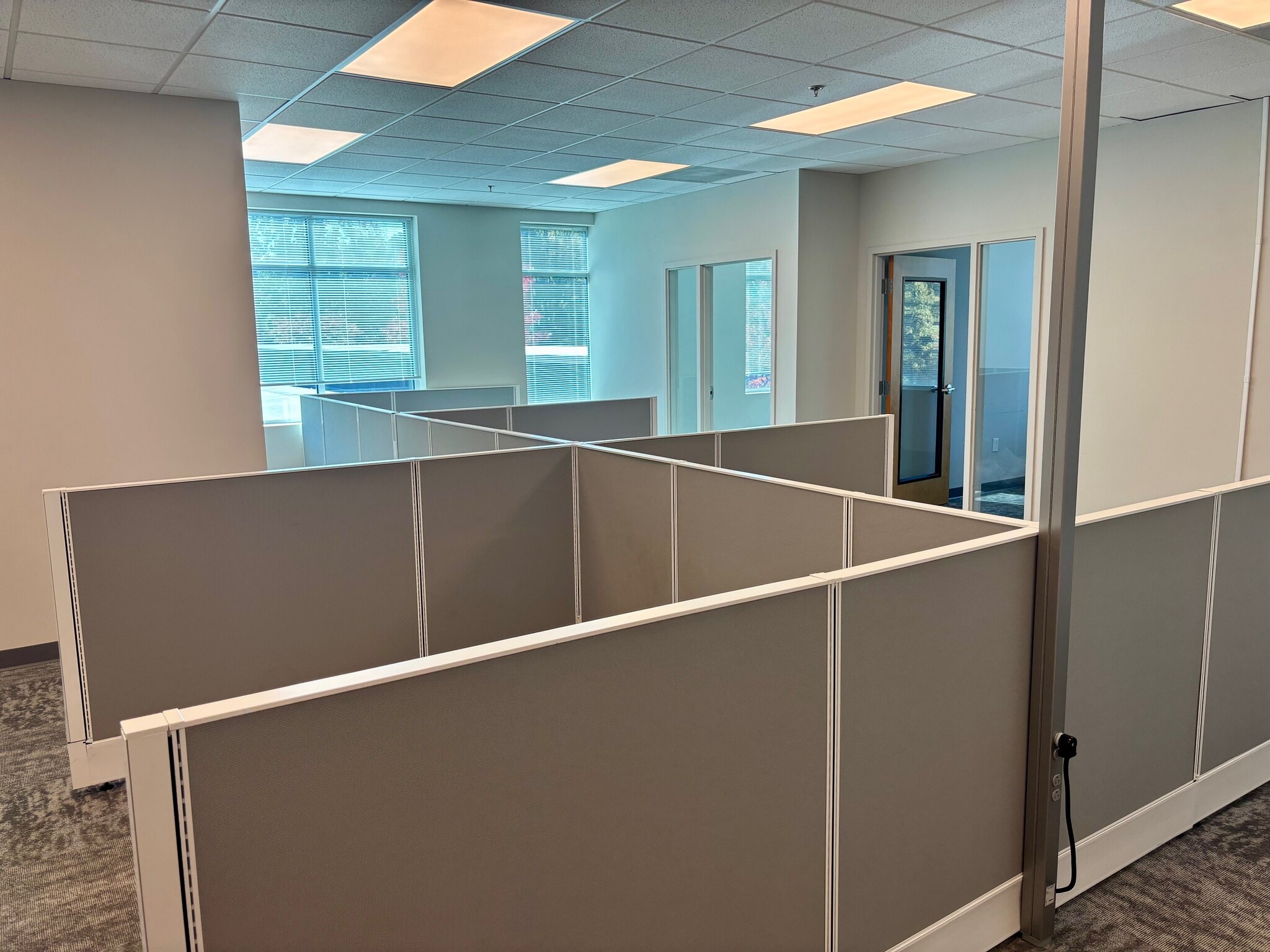 800 W Williams St, Apex, NC for lease Interior Photo- Image 1 of 5