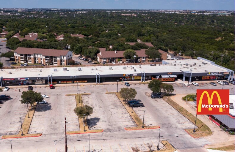 804 E Braker Ln, Austin, TX à vendre - Photo du bâtiment - Image 2 de 6