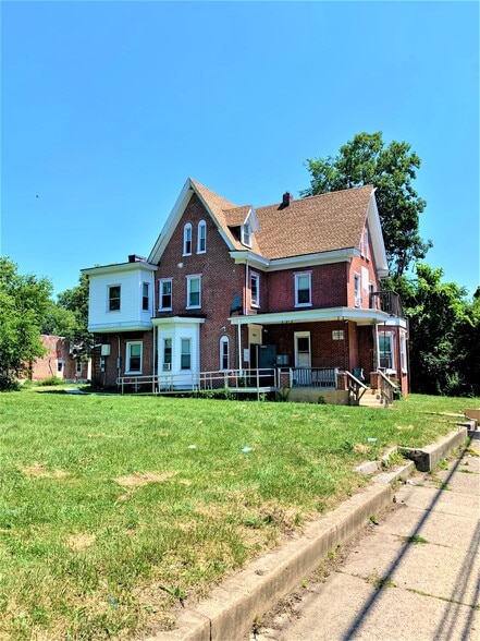 304 E 9th St, Chester, PA for sale - Building Photo - Image 1 of 16