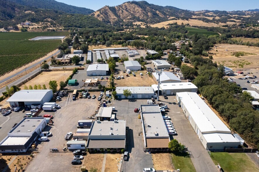 2020 Industry Rd, Ukiah, CA à louer - Aérien - Image 3 de 7