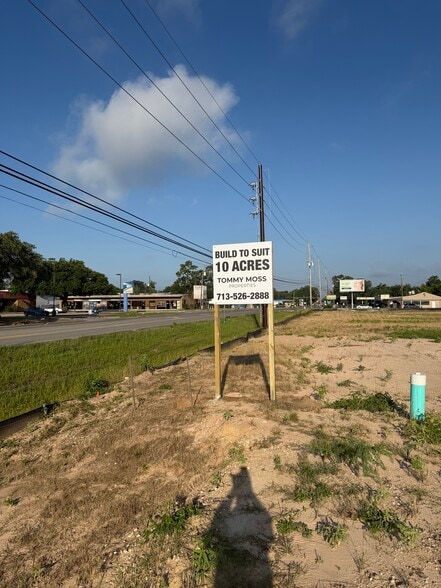 1201 E 1st St, Humble, TX for lease - Primary Photo - Image 1 of 10