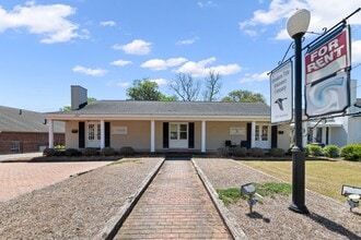 210-212 E Church St, Smithfield, NC à louer Photo du bâtiment- Image 2 de 4