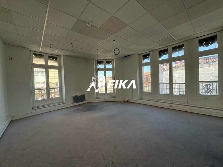 Office in Toulouse for lease - Interior Photo - Image 2 of 13