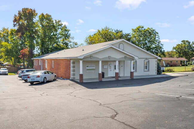 More details for 1940 Briarwood Dr, Hickory, NC - Office for Sale