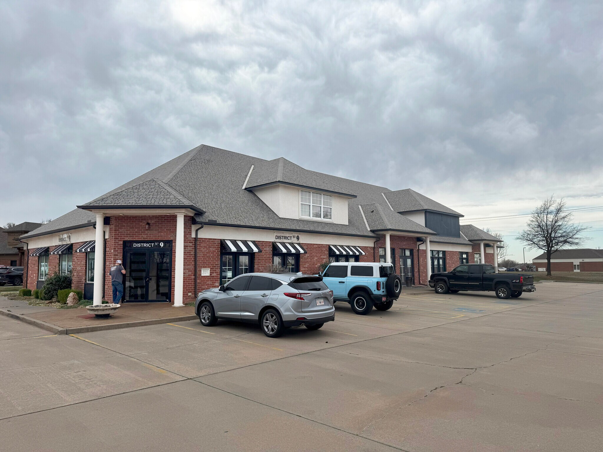 10952 NW Expressway, Yukon, OK for lease Primary Photo- Image 1 of 3