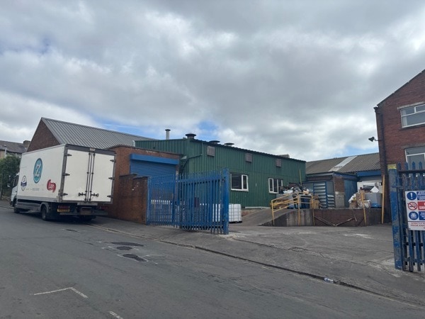 Sunbridge Rd & Westend St portfolio of 2 properties for sale on LoopNet.ca - Building Photo - Image 3 of 10