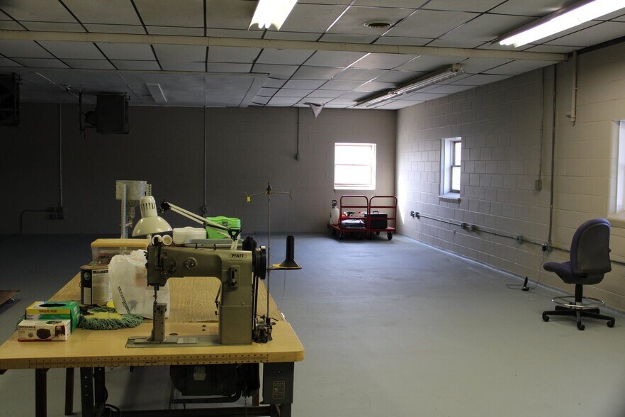 1964 128th Ave, Hopkins, MI for sale - Interior Photo - Image 2 of 7