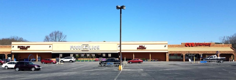 945 N Main St, Marion, VA for lease - Primary Photo - Image 1 of 23