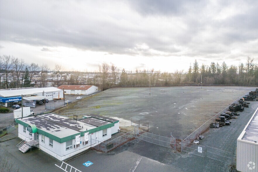 30796 S Fraser Way, Abbotsford, BC à louer - Photo du bâtiment - Image 2 de 4