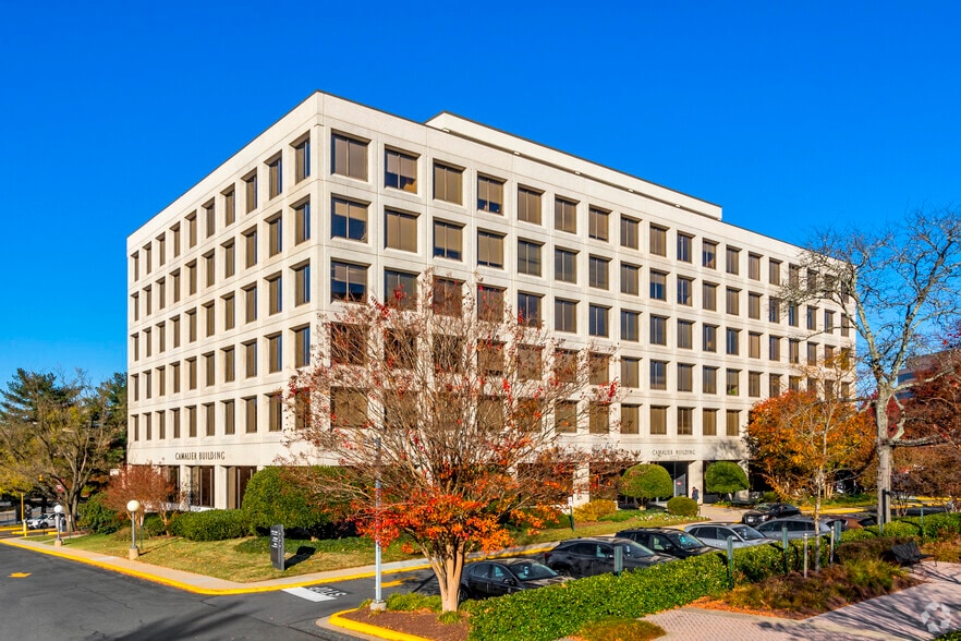 10215 Fernwood Rd, Bethesda, MD à louer - Photo du bâtiment - Image 1 de 7