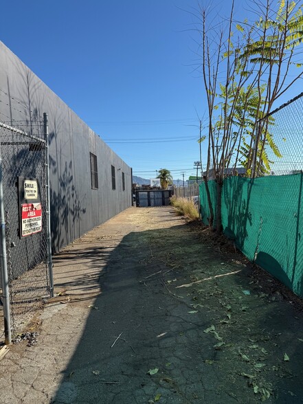 6917-6919 Lankershim Blvd, North Hollywood, CA for lease - Building Photo - Image 2 of 9