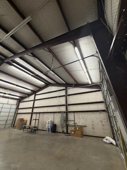 130 Ralph Ablanedo Dr, Austin, TX for lease - Building Photo - Image 3 of 8