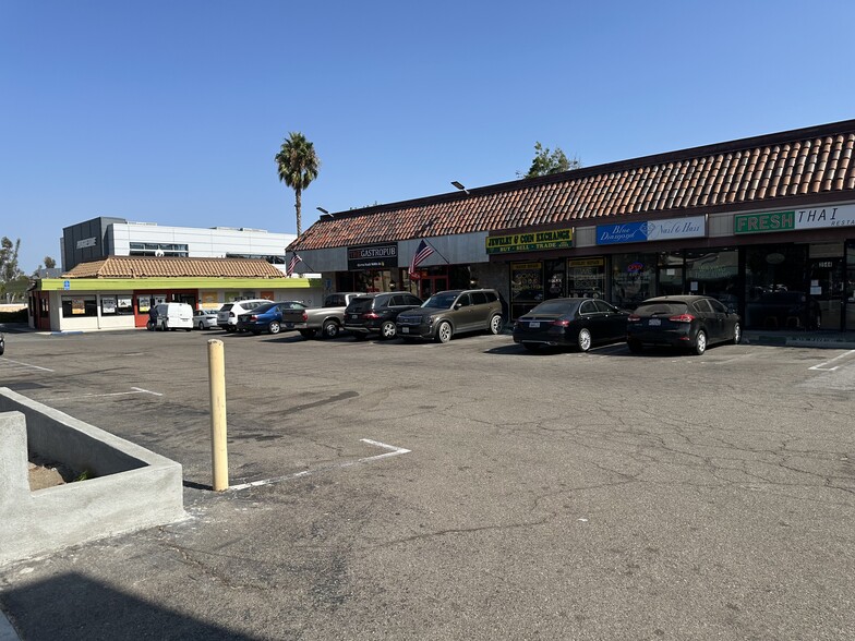 3562 E Foothill Blvd, Pasadena, CA for lease - Building Photo - Image 2 of 8