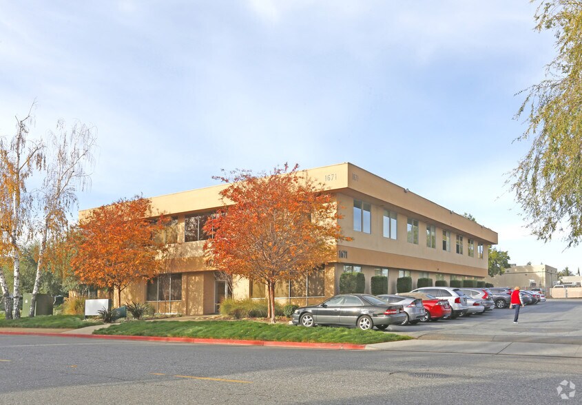 1671 Dell Ave, Campbell, CA à louer - Photo du bâtiment - Image 1 de 3
