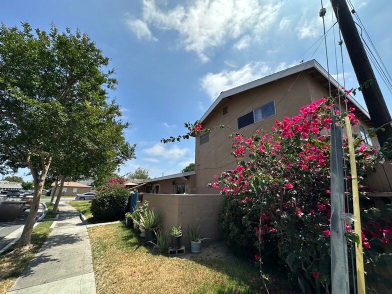 617 E Eton Pl, Anaheim, CA for sale - Building Photo - Image 2 of 3