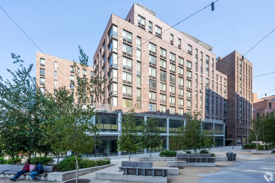 1725 Village Ln, Far Rockaway, NY for lease - Building Photo - Image 3 of 9