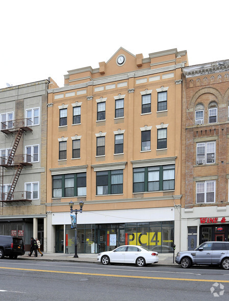 16-18 Warburton Ave, Yonkers, NY à vendre - Photo du bâtiment - Image 1 de 1