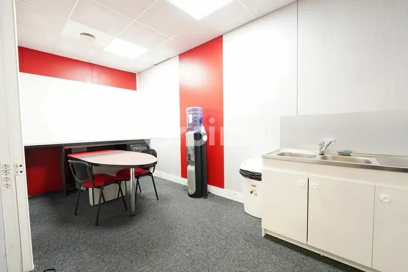 Bureau dans Saint-Genis-Laval à louer - Photo intérieure - Image 2 de 8