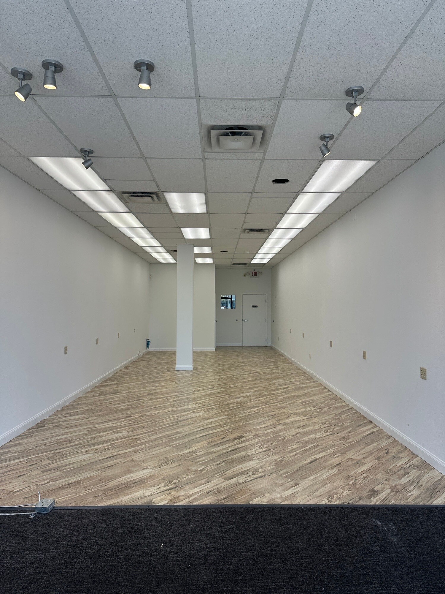 8619-8637 Us Hwy 19 N, Port Richey, FL à louer Photo intérieure- Image 1 de 2