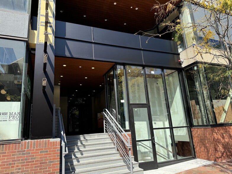 57 John F Kennedy St, Cambridge, MA for lease - Building Photo - Image 1 of 8